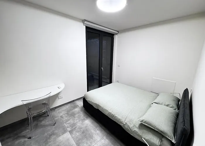 Bilocale Con Patio Privato * Torino