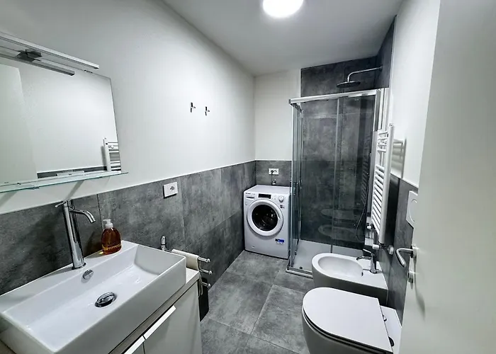 Lejlighed Bilocale Con Patio Privato *