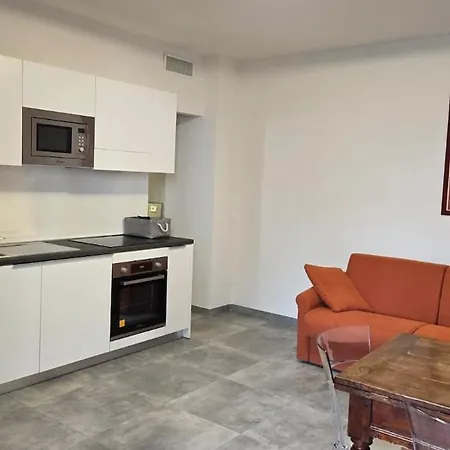 Bilocale Con Patio Privato * 都灵
