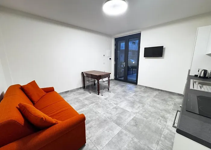 Bilocale Con Patio Privato *